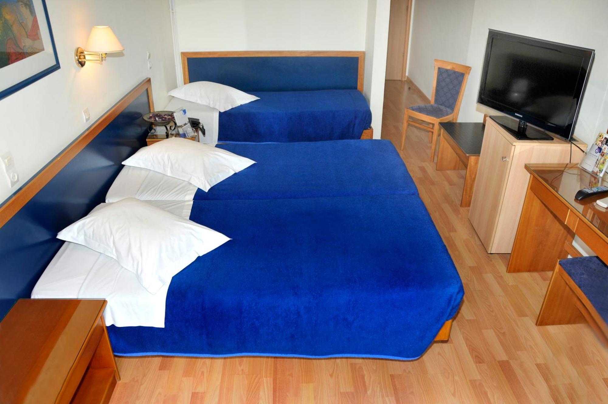 Hotel Elena Lamía Eksteriør billede